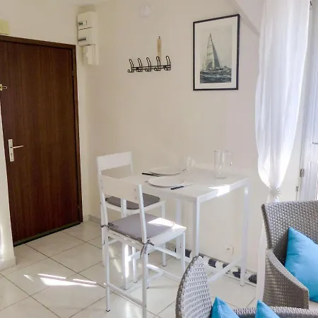 Le Capricorne By Interhome Apartmán